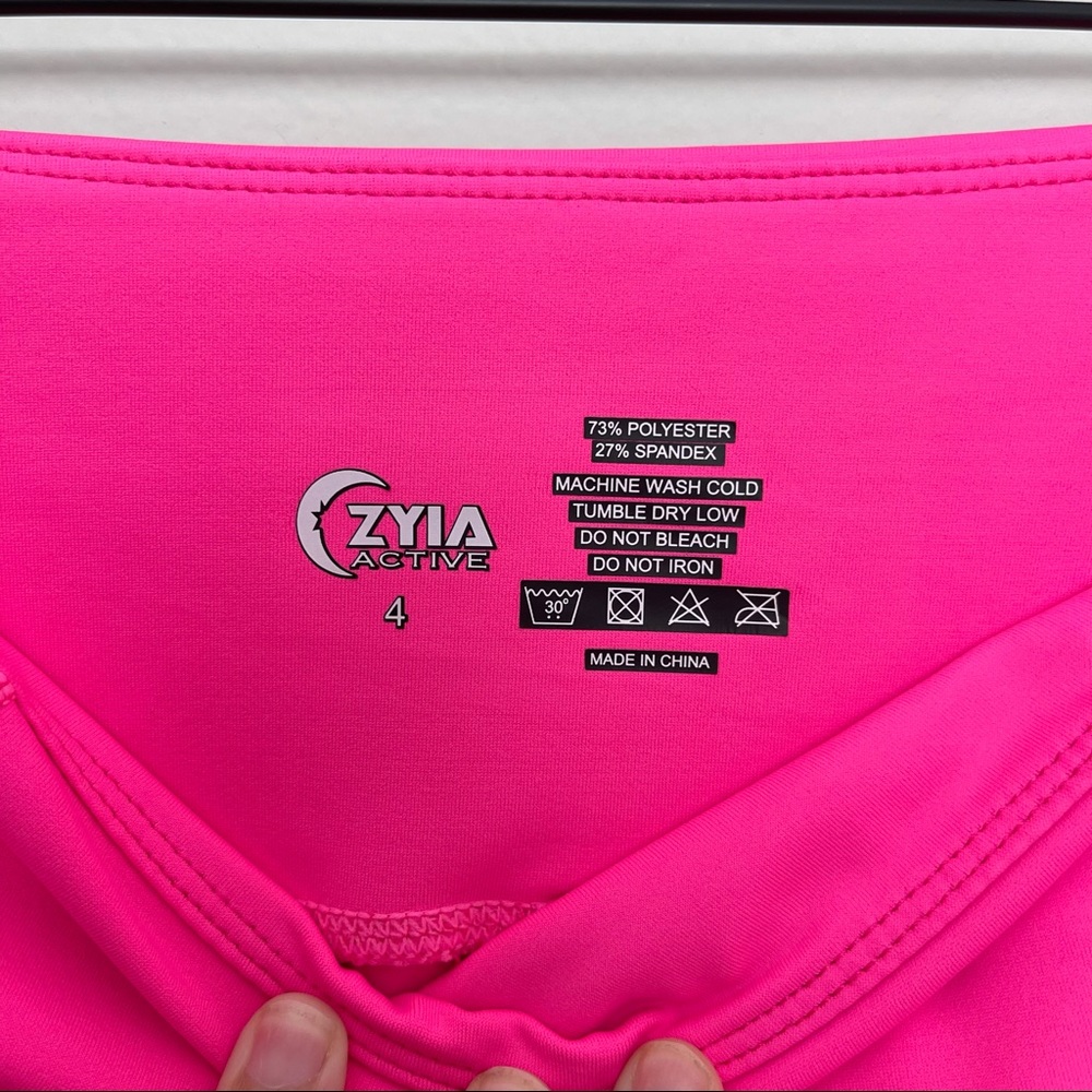 ZYIA- Light n Tight Zipper Pocket Crop Legging - Picture 9 of 9